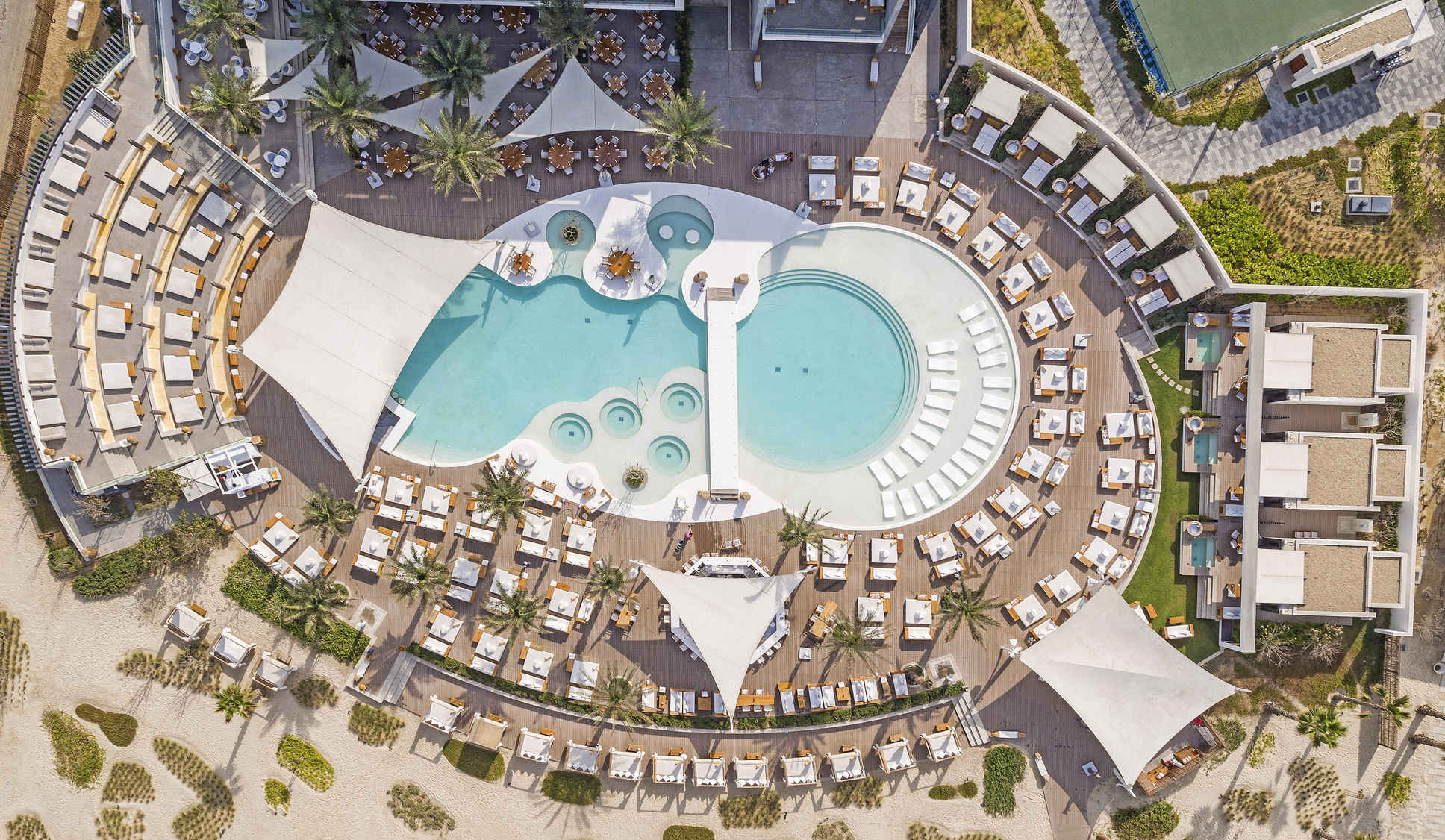 Nikki spa. Nikki Beach Resort Spa Dubai. Nikki Beach Resort and Spa 5*. Nikki Beach Дубай. Nikki Beach Resort Spa Dubai виллы.